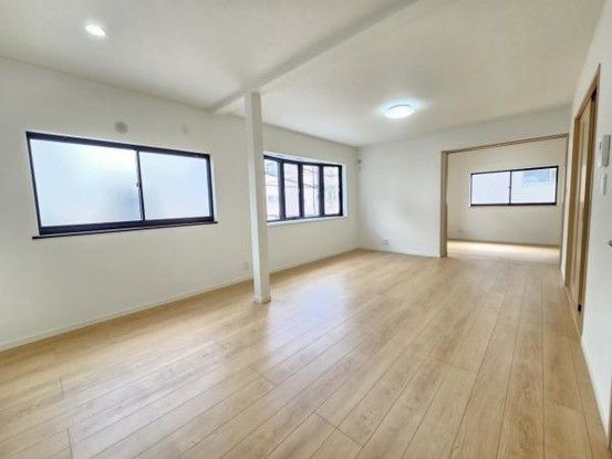 Renovated 4LDK House in Kadoma, Osaka – 141m² Corner Lot - Thumbnail 4