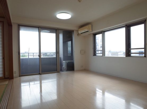 3LDK Apartment for Sale in Miyazaki City, Miyazaki Prefecture - Thumbnail 4