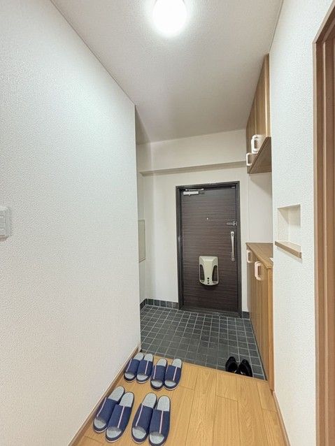 3LDK Renovated Apartment in Higashi-ku, Hiroshima - Thumbnail 2