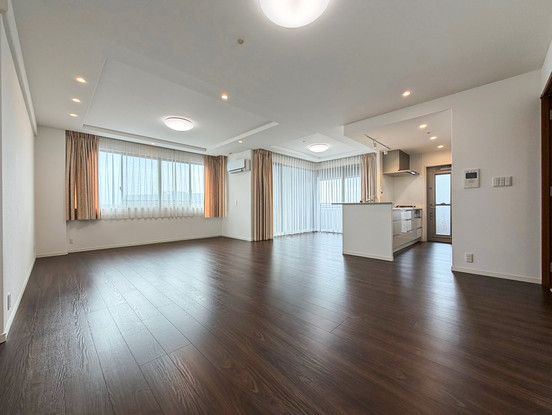 2LDK Apartment for Sale in Takamatsu City, Kagawa - 104.53 sqm - Thumbnail 3