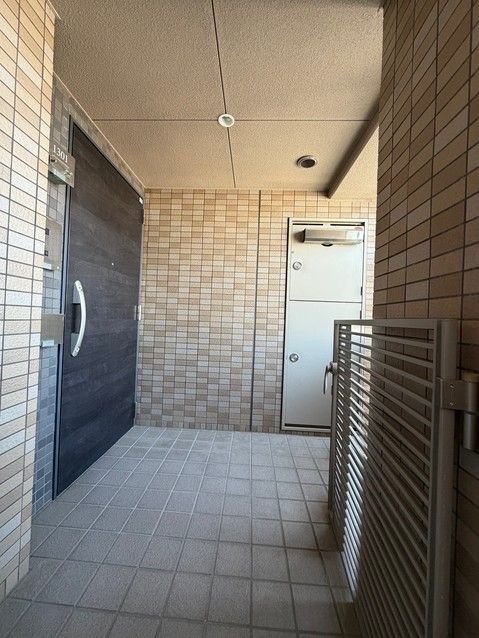 2LDK Apartment for Sale in Takamatsu City, Kagawa - 104.53 sqm - Thumbnail 2