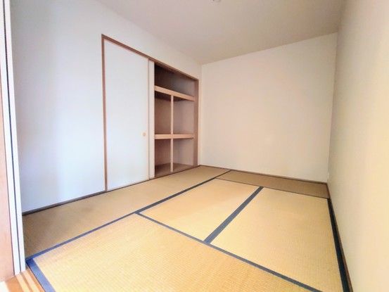 3LDK Apartment for Sale in Tokushima City, Tokushima Prefecture - Thumbnail 2