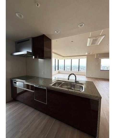 2LDK Apartment in Kita-ku, Osaka - 105.98 sqm - The Park House Nakanoshima Tower - Thumbnail 4