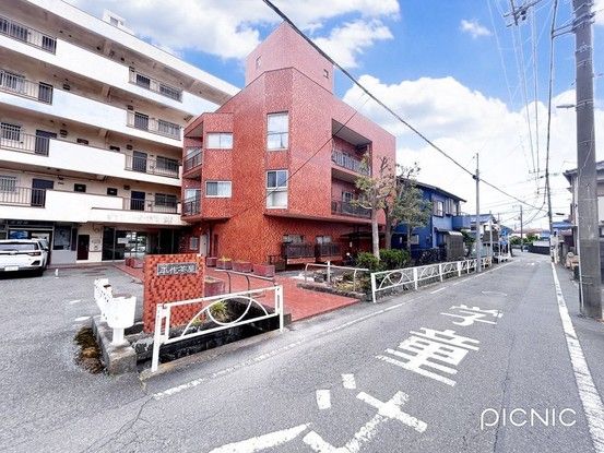 Renovated 3LDK Apartment in Numazu, Shizuoka for Sale - Thumbnail 2