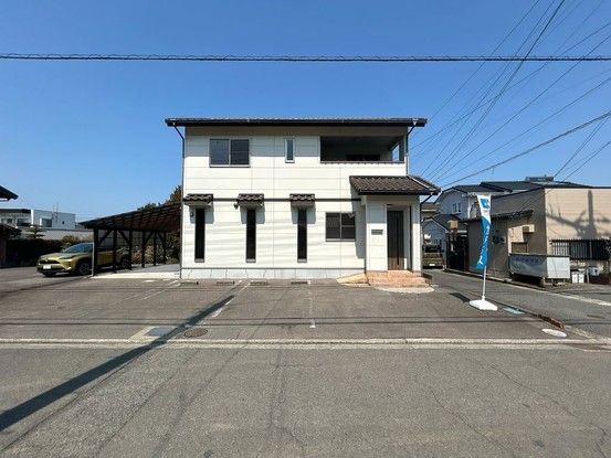 Renovated 4SLDK House in Niihama, Ehime - 109.3m² - Image 1