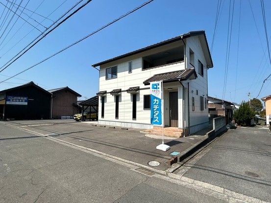 Renovated 4SLDK House in Niihama, Ehime - 109.3m² - Thumbnail 2