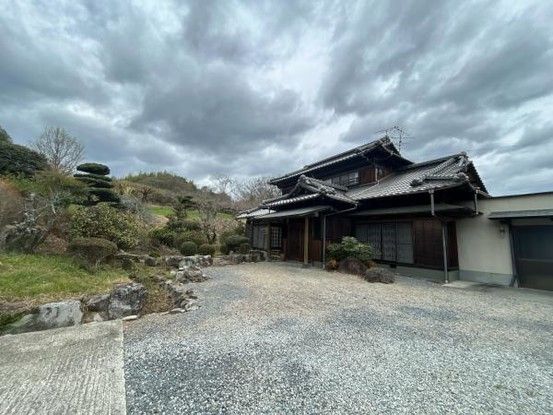 Spacious 7LDK House with Large Land in Ayagawa, Kagawa - Thumbnail 2