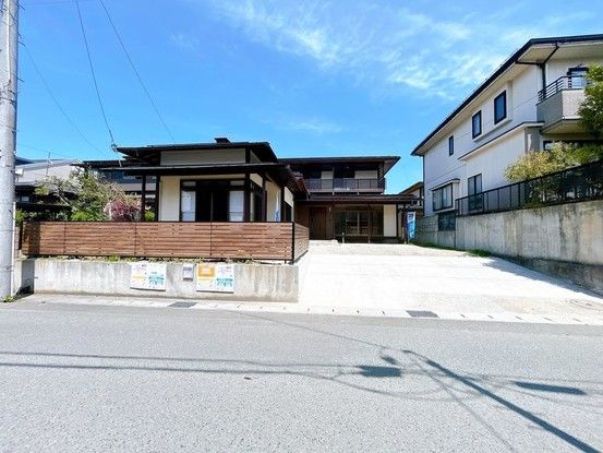 Renovated 5LDK House with Large Lot in Yamagata City - Thumbnail 2