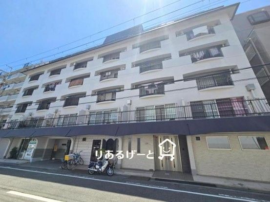 3LDK Apartment Near Shin-Osaka Station in Yodogawa Ward - Thumbnail 2