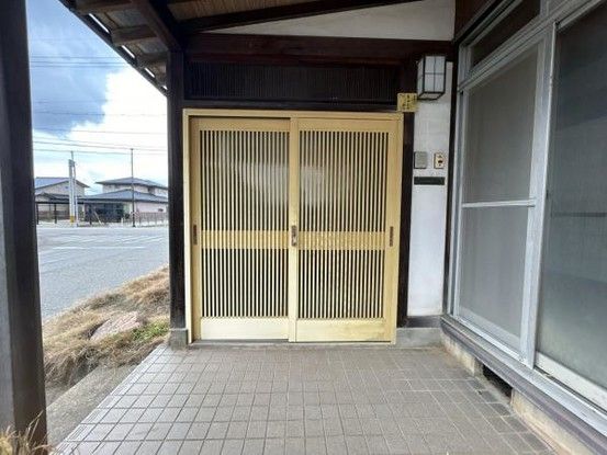 Renovated 6SLDK Detached House for Sale in Komatsu, Ishikawa - Thumbnail 4