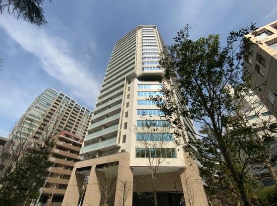 2LDK Apartment for Sale in Minato, Tokyo - 60.75 sqm - Thumbnail 2