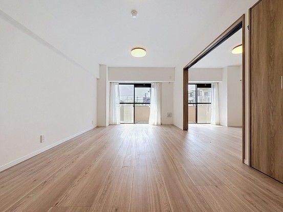 Renovated 3LDK Apartment for Sale in Ichikawa, Chiba - Thumbnail 2