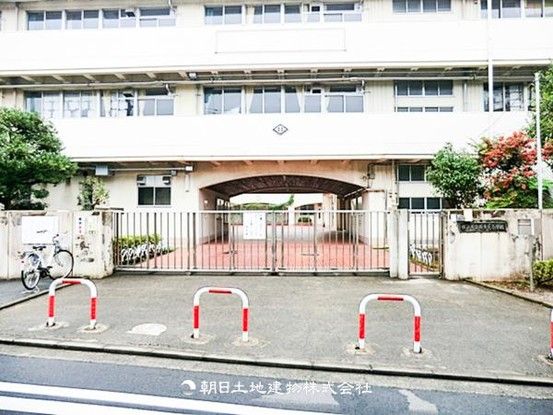 3LDK Renovated House in Kanagawa Ward, Yokohama - Thumbnail 2