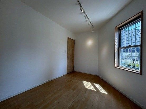 Renovated 3SLDK House for Sale in Minoh, Osaka - Thumbnail 4