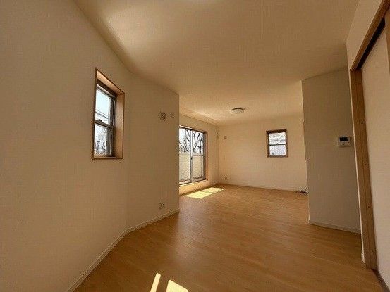 Renovated 3SLDK House for Sale in Minoh, Osaka - Thumbnail 3