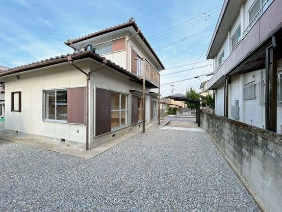 Renovated 3LDK House in Niihama with Large Land - Thumbnail 2