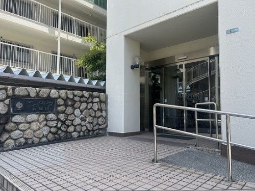 3LDK Apartment for Sale in Nishinomiya, Hyogo - Thumbnail 2
