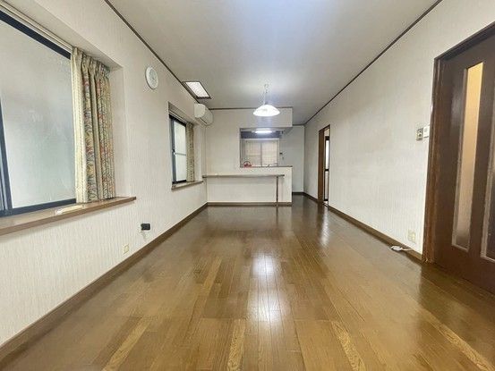 3LDK Detached House for Sale in Asakita-ku, Hiroshima - Thumbnail 2