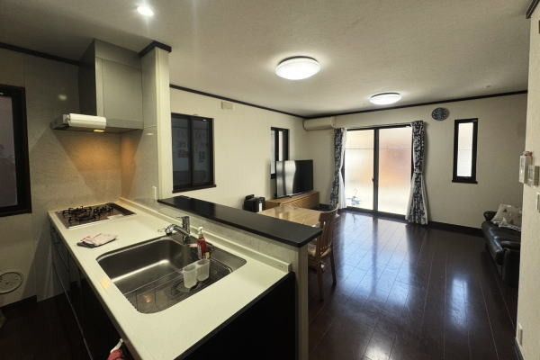 3SLDK Resale House in Atami City with Solar Power - Thumbnail 4