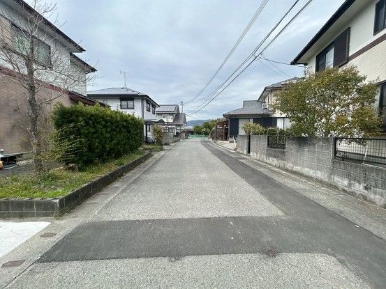 4LDK Renovated House for Sale in Kanzaki, Saga - Thumbnail 2