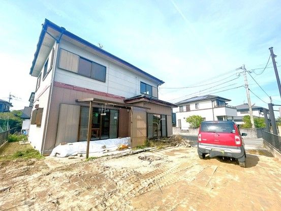 4LDK Renovated House for Sale in Kanzaki, Saga - Thumbnail 3