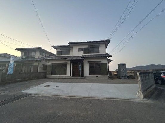 Renovated 5LDK House in Niihama, Ehime - 148m² - Image 1