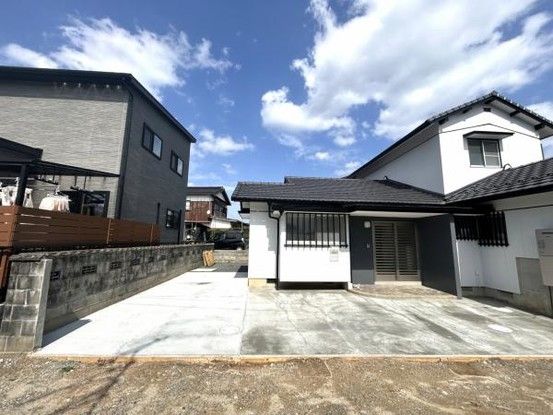 Renovated 4LDK House in Yamaguchi City with Parking - Thumbnail 2