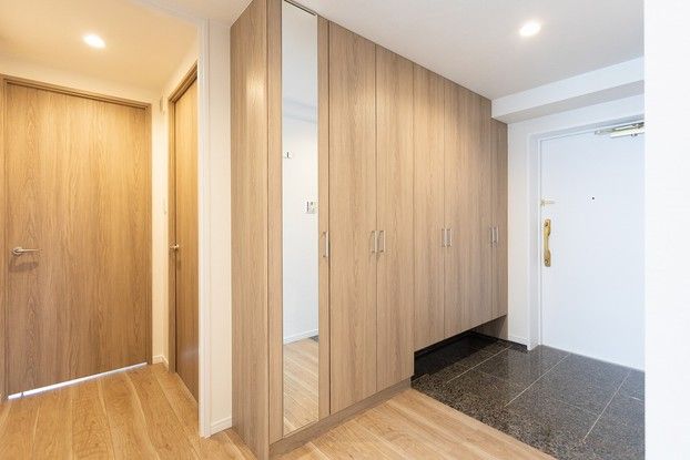 4LDK Renovated Apartment in Hiroshima City Center - Thumbnail 3