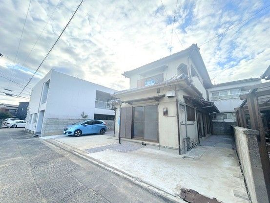 Renovated 4LDK House in Takamatsu with Parking - Thumbnail 3