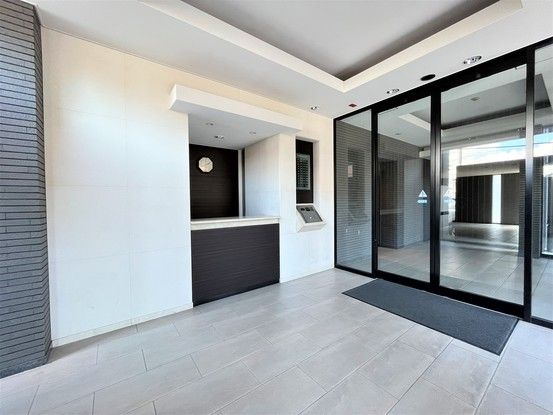 4LDK Apartment for Sale in Takamatsu, Kagawa - Thumbnail 2