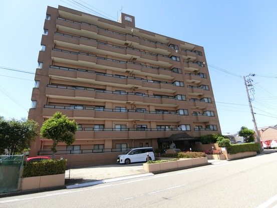3LDK Apartment for Sale in Takaoka, Toyama - 85.73m² - Thumbnail 2