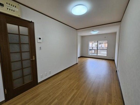 Renovated 3LDK House for Sale in Moriguchi, Osaka - Thumbnail 3