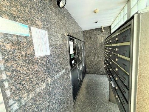 Legal Tenmabashi 2LDK Apartment for Sale in Osaka Kita Ward - Thumbnail 2
