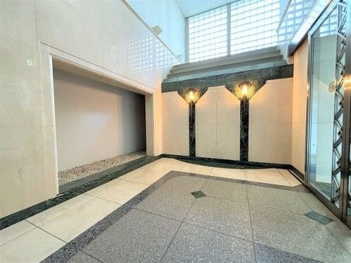 Legal Tenmabashi 2LDK Apartment for Sale in Osaka Kita Ward - Thumbnail 3