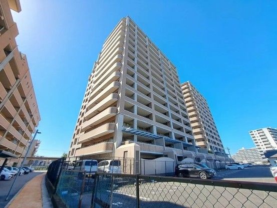 3LDK Apartment Near Yasu Station in Shiga Prefecture - Thumbnail 2