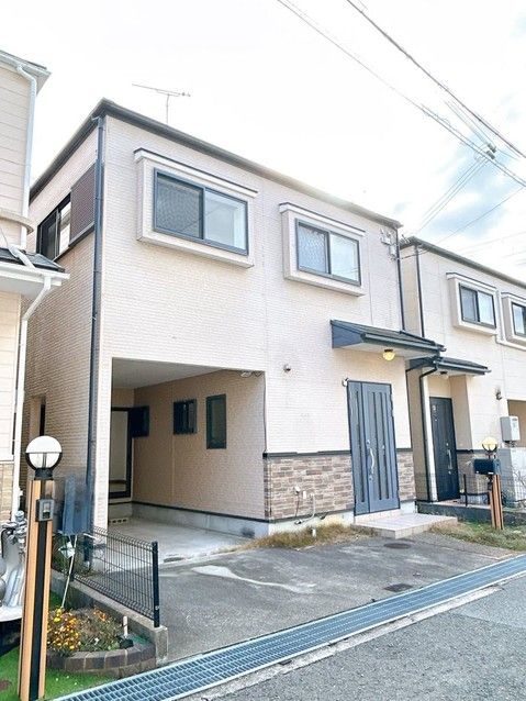 Renovated 4LDK House for Sale in Kobe Suma-ku - Thumbnail 3