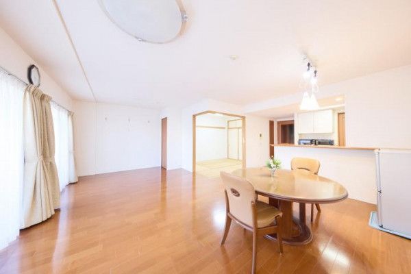 3LDK Apartment for Sale in Yokohama, Kanagawa - 91.2 sqm - Thumbnail 4