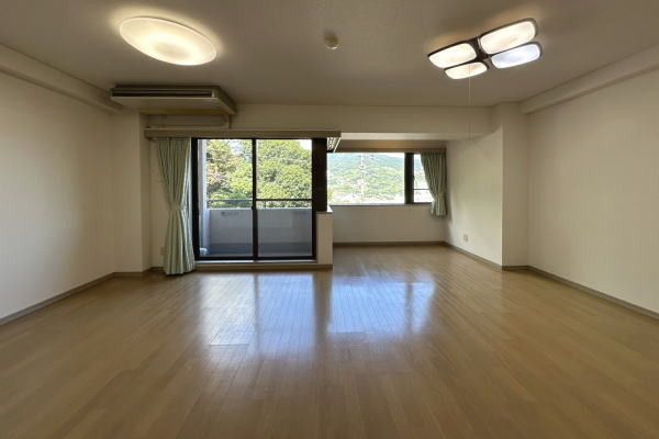 2LDK Condominium in Atami, Shizuoka - 77 sqm - Thumbnail 3