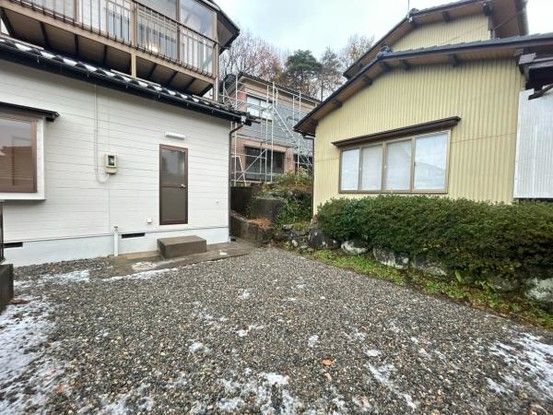 Renovated 3SLDK House in Kanazawa with New Kitchen & Bath - Thumbnail 3