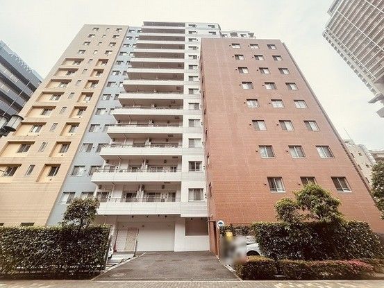 3LDK Top Floor Corner Apartment in Fuchu, Tokyo - Thumbnail 2