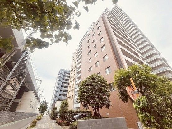 3LDK Top Floor Corner Apartment in Fuchu, Tokyo - Thumbnail 3