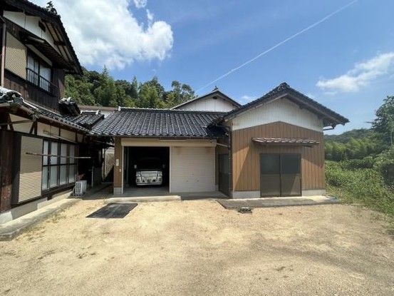 Renovated 4LDK House with Land in Ube, Yamaguchi - Thumbnail 2