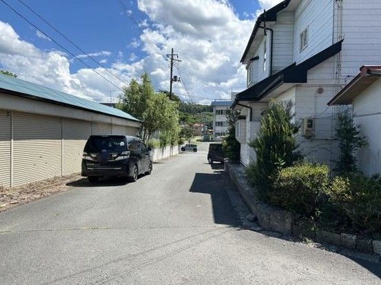 Renovated 3LDK House in Sannohe, Aomori with 3-Car Parking - Thumbnail 2