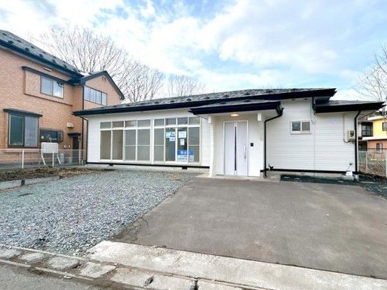 Renovated 3LDK House in Sannohe, Aomori with 3-Car Parking - Thumbnail 4