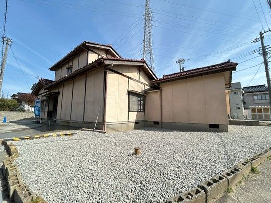 5LDK Detached House for Sale in Toyama City, Toyama Prefecture - Thumbnail 2