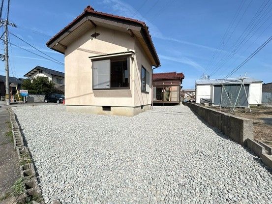 5LDK Detached House for Sale in Toyama City, Toyama Prefecture - Image 1