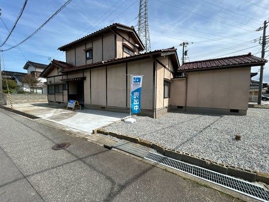 5LDK Detached House for Sale in Toyama City, Toyama Prefecture - Thumbnail 4