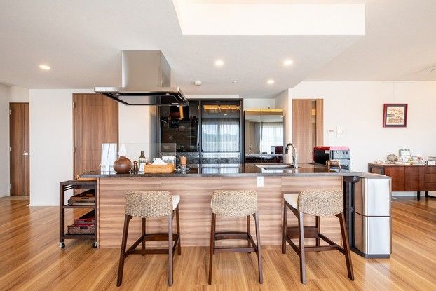 Spacious 2LDK Apartment for Sale in Naha, Okinawa - Thumbnail 4