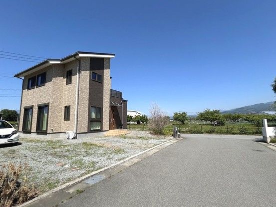 3LDK Detached House for Sale in Fuefuki City, Yamanashi - Thumbnail 2