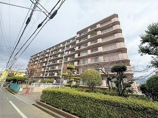 3LDK Apartment for Sale near Wakae-Iwata Station, Higashiosaka - Thumbnail 2